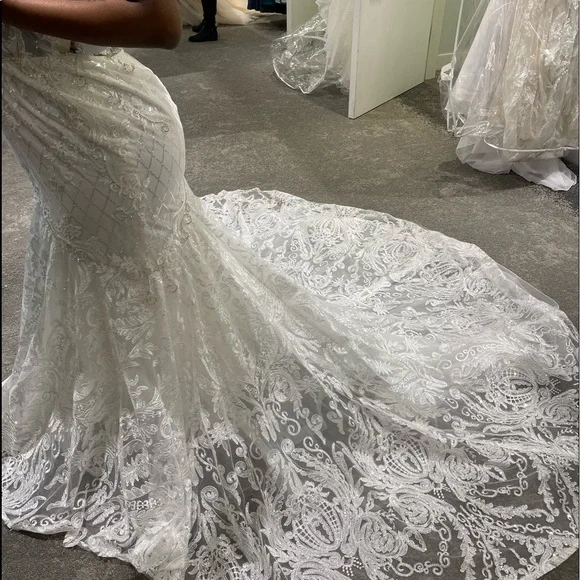 Brand New, Never Worn/Altered Size 16 Ivory David’s Bridal Wedding Dress.